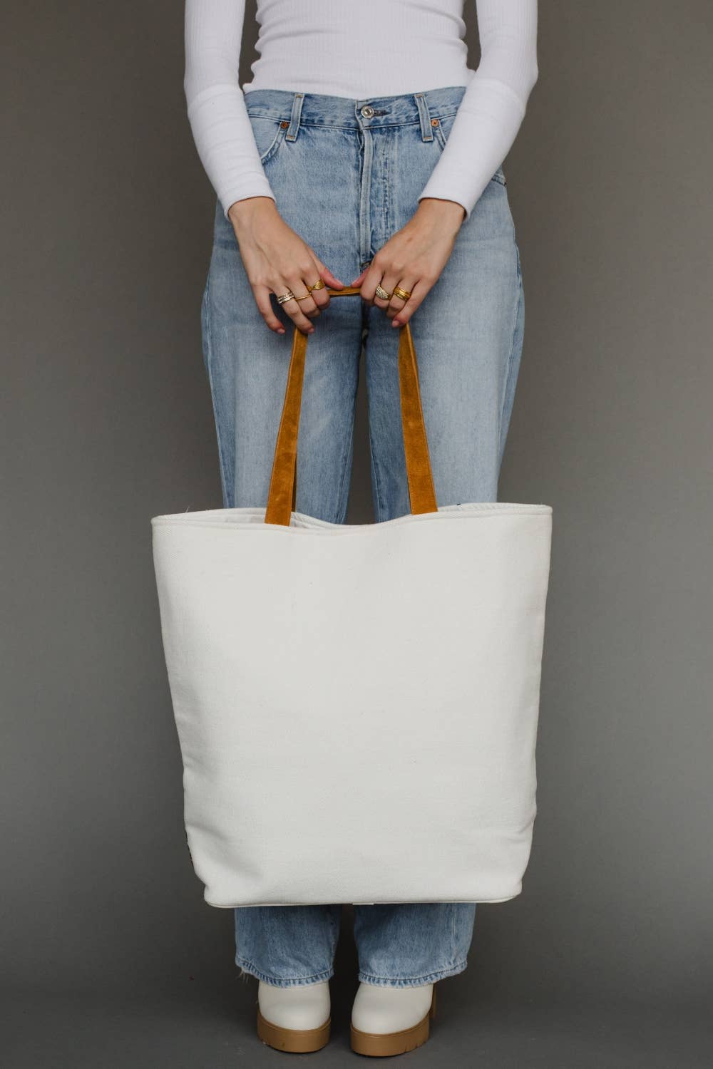 Lt. Blue Ski Trip Scene Tote - La Vie Est Belle