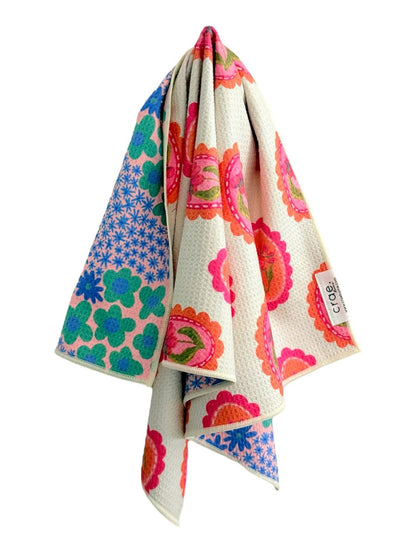 Marilyn: Reversible Hand Towel - La Vie Est Belle