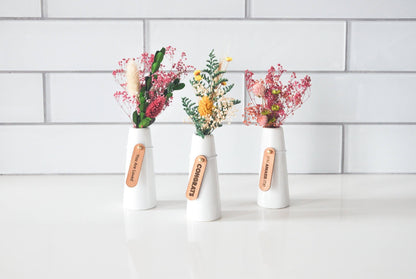 Mini Floral Vases & Wood Gift Tag - La Vie Est Belle