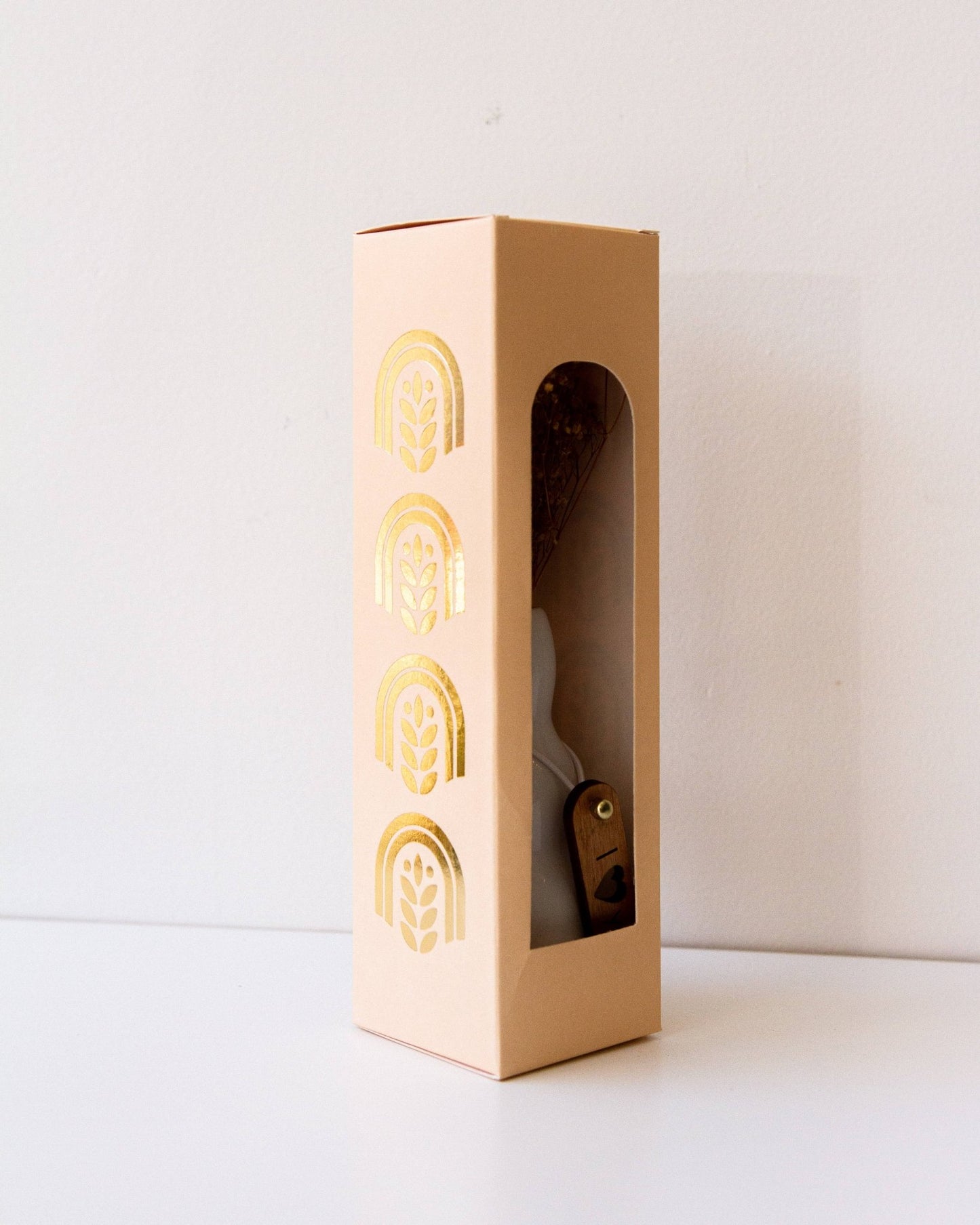 Mini Floral Vases & Wood Gift Tag - La Vie Est Belle