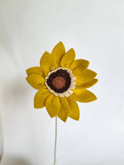 Mini Sunflower Felt Flowers - La Vie Est Belle