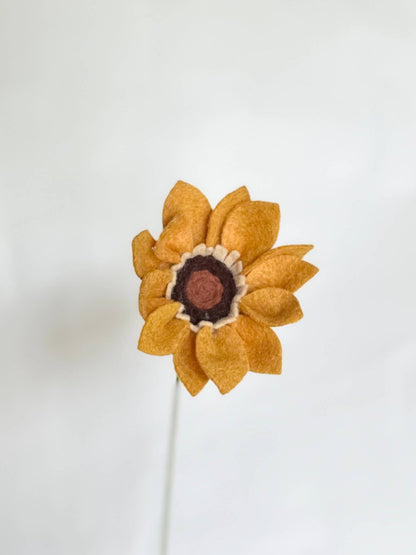 Mini Sunflower Felt Flowers - La Vie Est Belle
