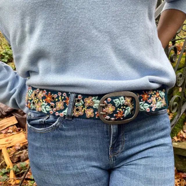 Morning Dew Floral Embroidered Wool Belt - La Vie Est Belle