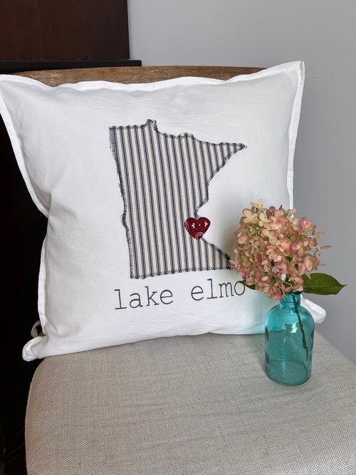 Personalized State Pillow - La Vie Est Belle