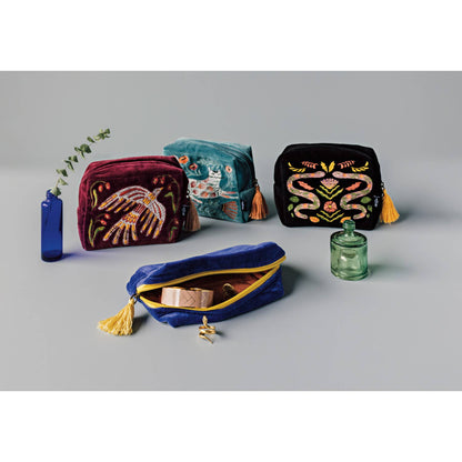 Plume Embroidered Pouch - La Vie Est Belle