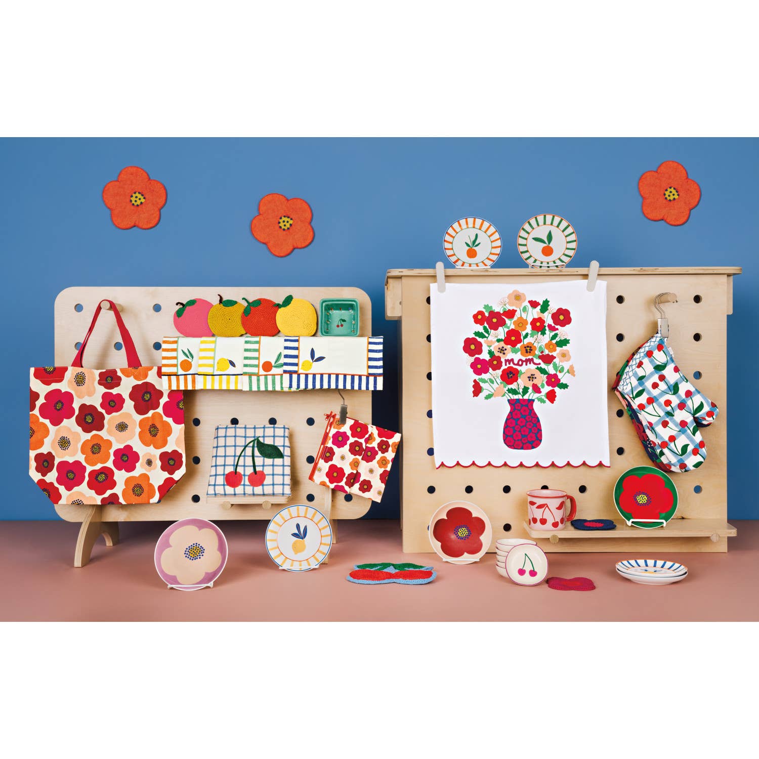 Poppy Appetizer Plates, 4 Styles - La Vie Est Belle