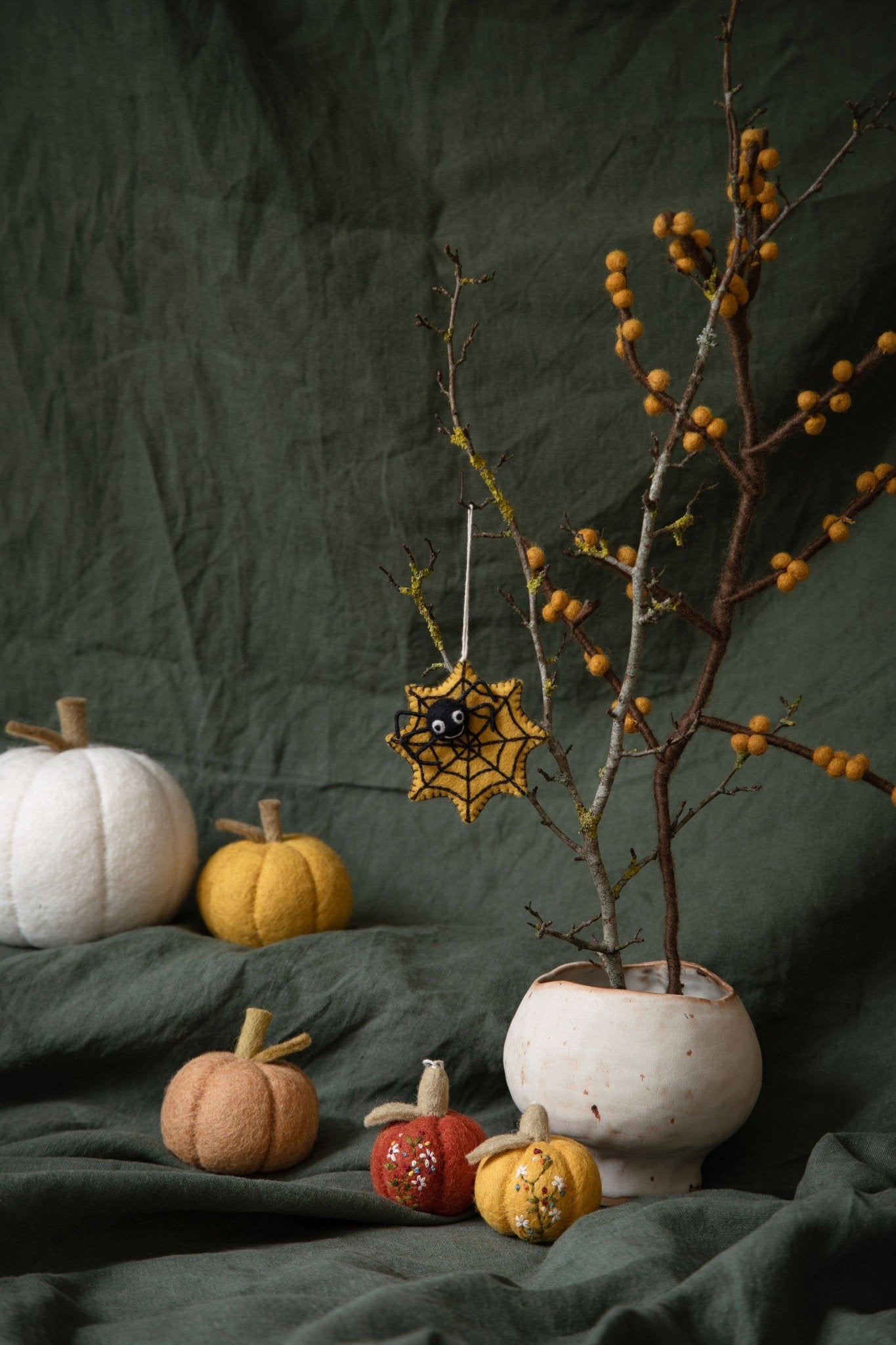 Pumpkin w/Embroidery - Rusty Red - La Vie Est Belle