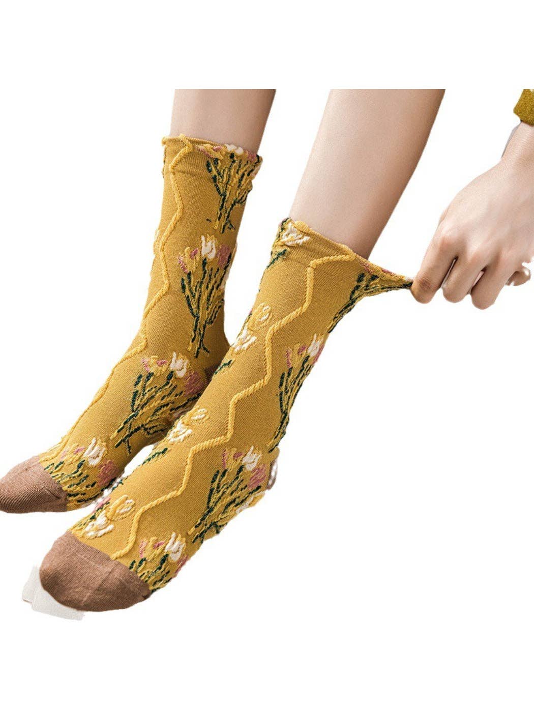 Retro Tulip Garden Jacquard Crew Socks - La Vie Est Belle