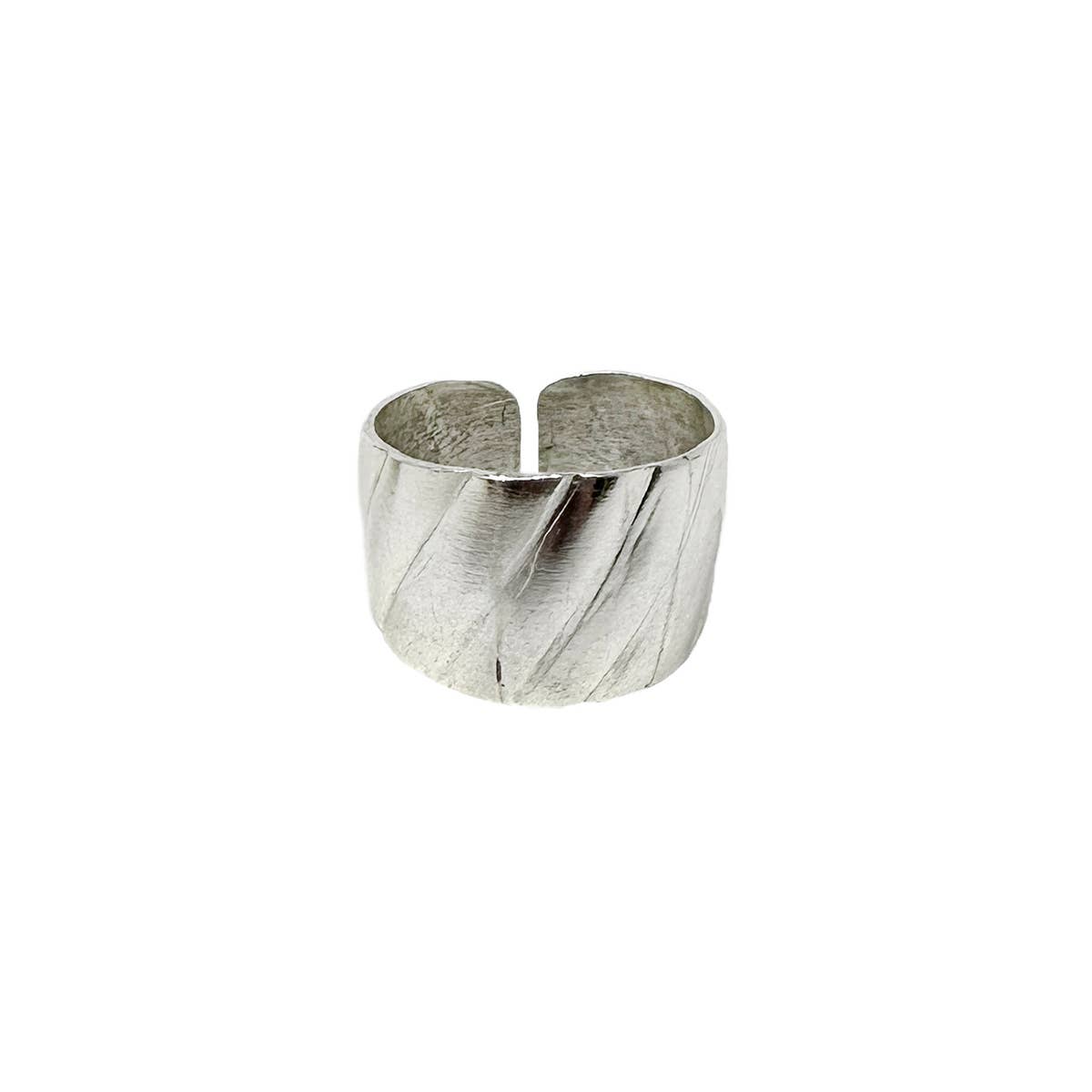 Rippled Ring (Silver) - La Vie Est Belle