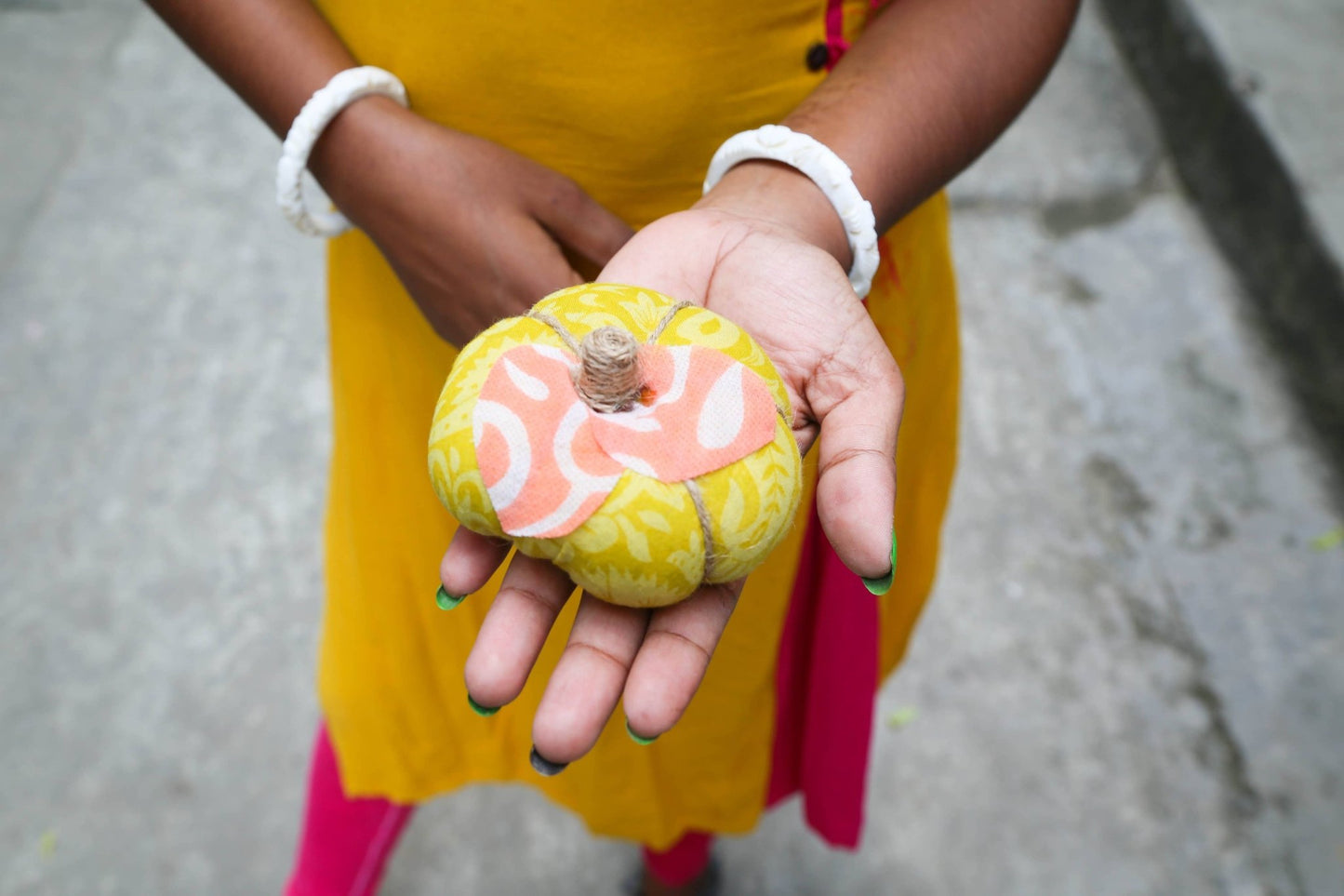 Saree Pumpkin - Small - La Vie Est Belle