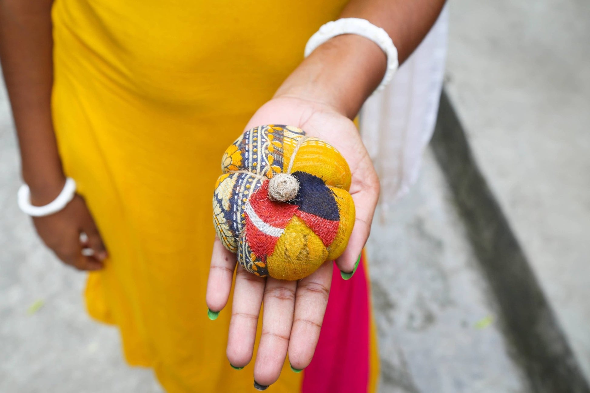 Saree Pumpkin - Small - La Vie Est Belle