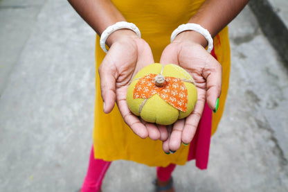 Saree Pumpkin - Small - La Vie Est Belle