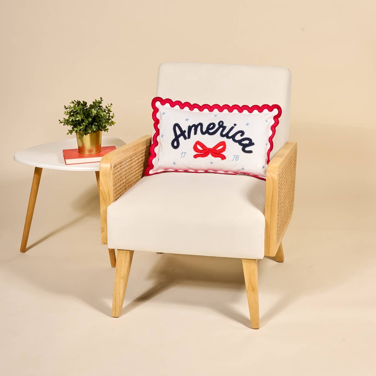Scalloped Rectangle Throw Pillow–America - La Vie Est Belle