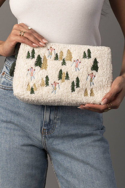 Skiing People Scene Travel Pouch - La Vie Est Belle