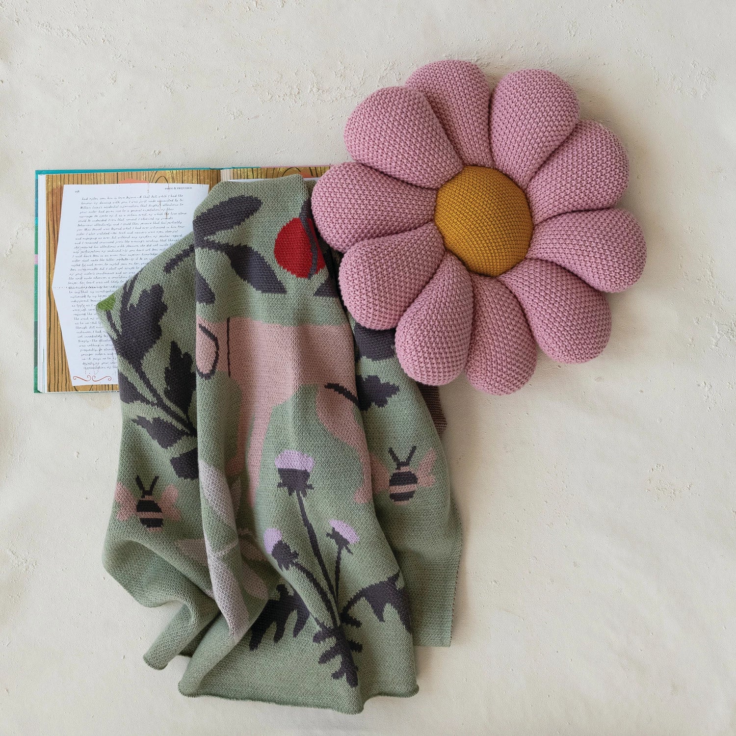 Small Blanket with Botanicals & Animals - La Vie Est Belle