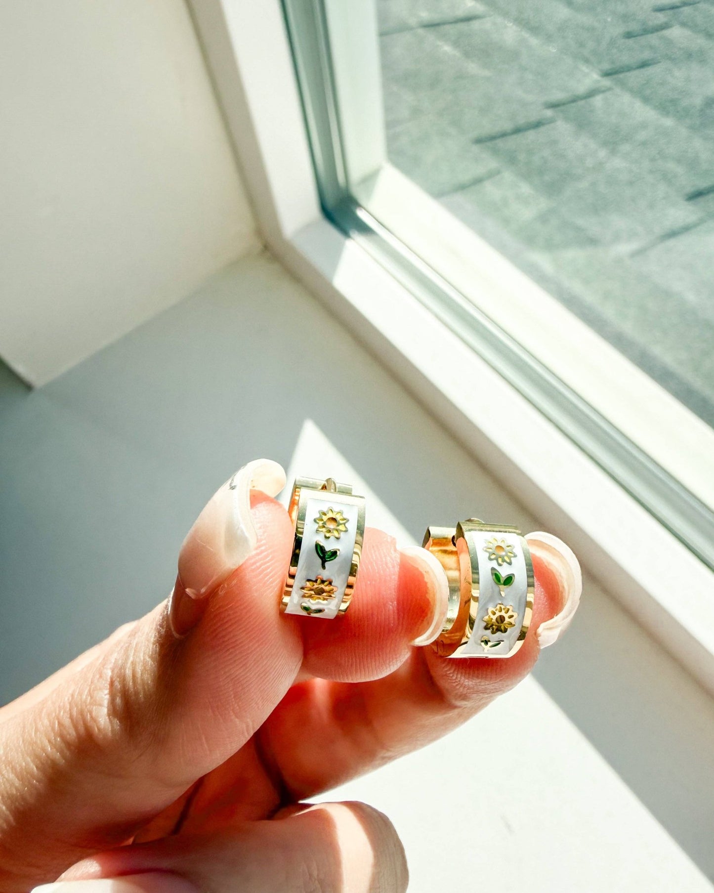 Sunflower Hoop Earrings - La Vie Est Belle