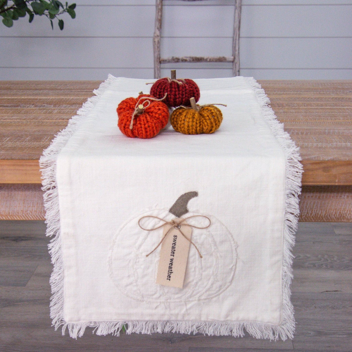 Table Runner - Raggedy Pumpkins With Fabric Tag - La Vie Est Belle