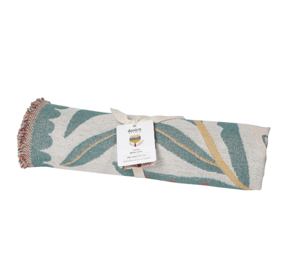 Venus Throw - La Vie Est Belle