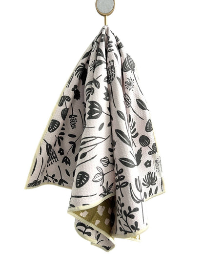 Vintage Highway: Reversible Hand Towel - La Vie Est Belle