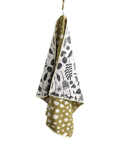Vintage Highway: Reversible Hand Towel - La Vie Est Belle