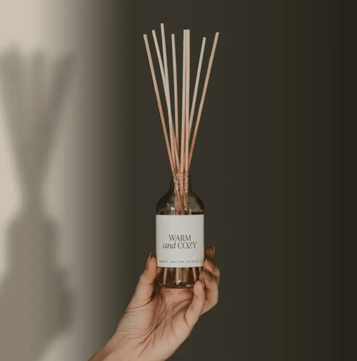 Warm and Cozy Reed Diffuser - La Vie Est Belle