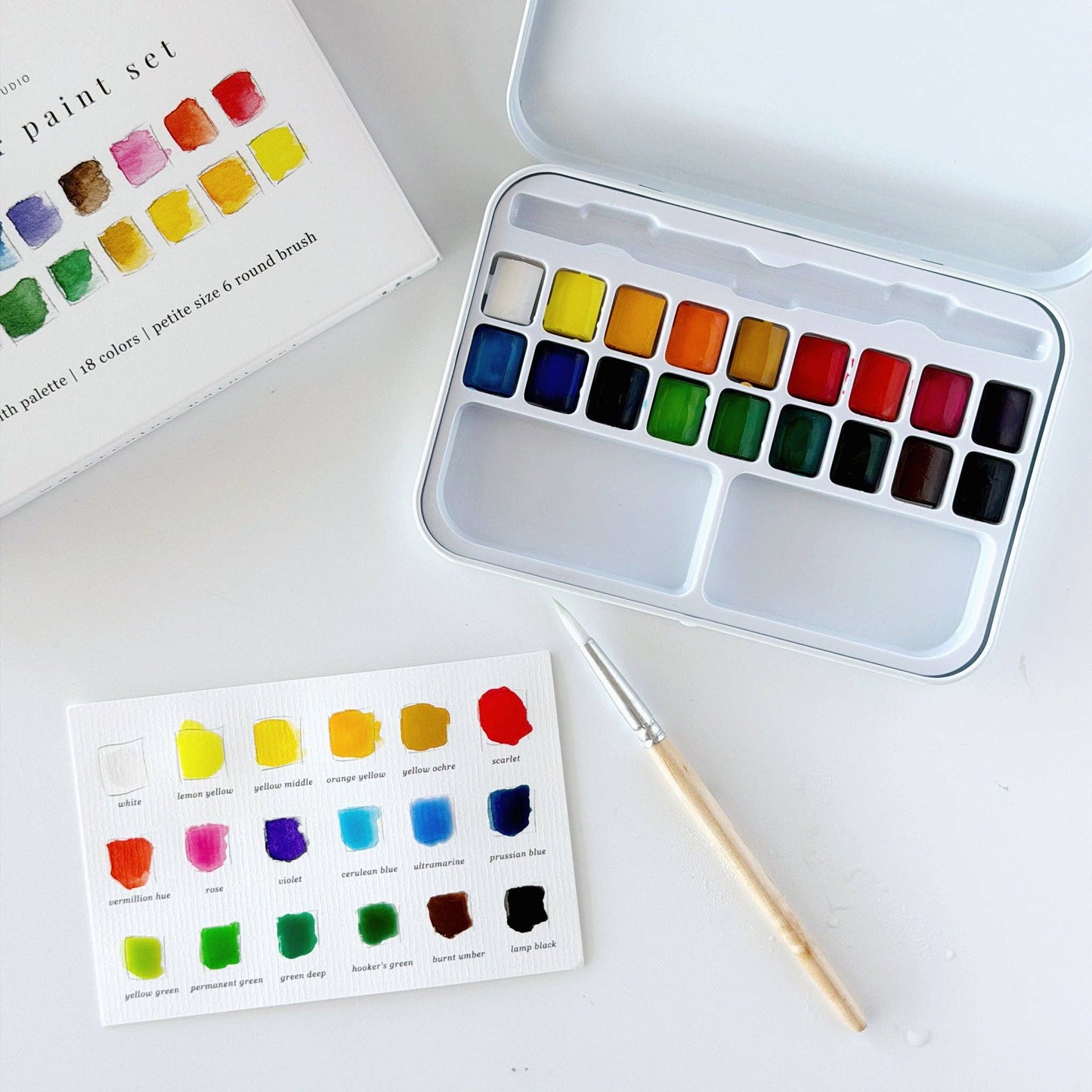 Watercolor paint set 18 colors with brush - La Vie Est Belle