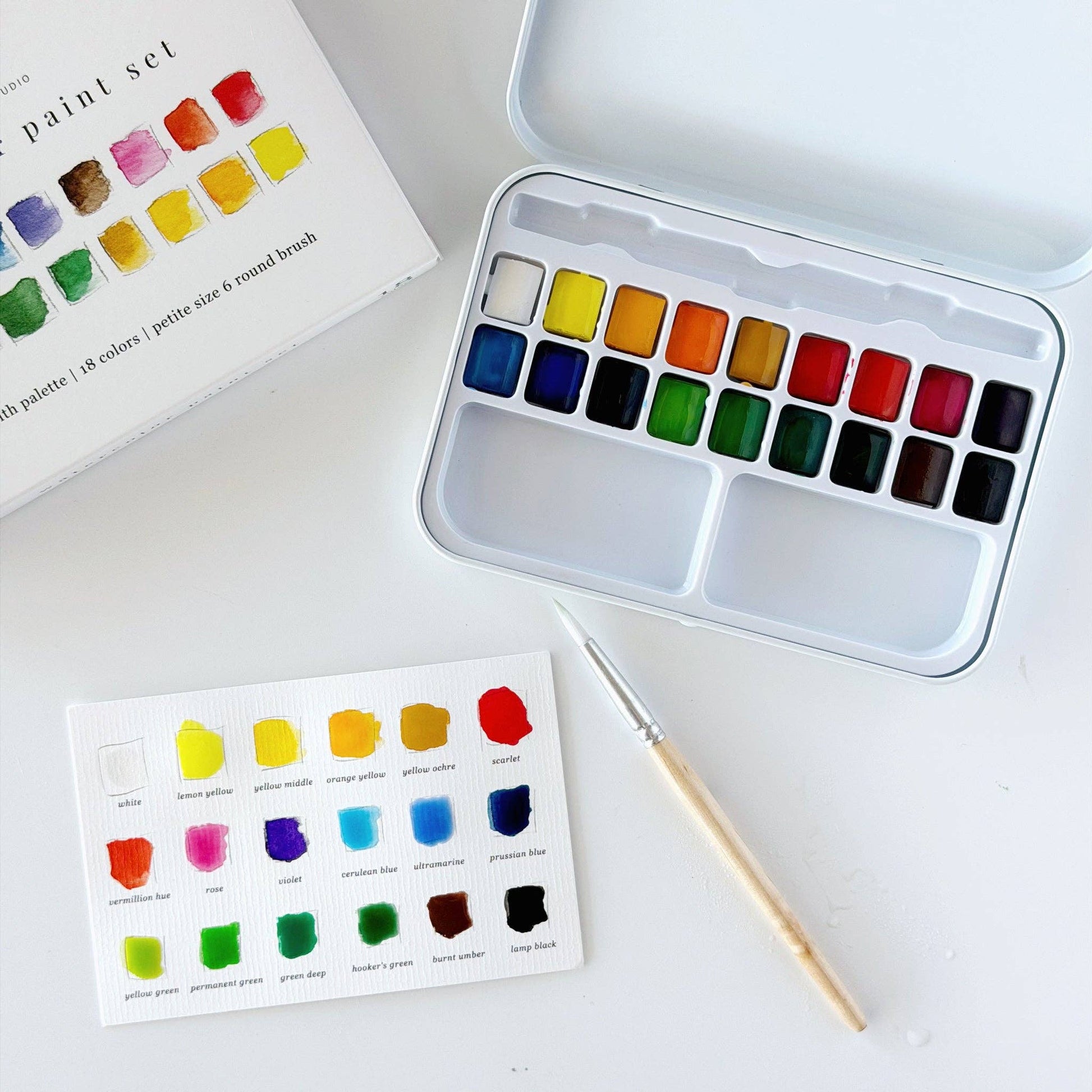 Watercolor paint set 18 colors with brush - La Vie Est Belle