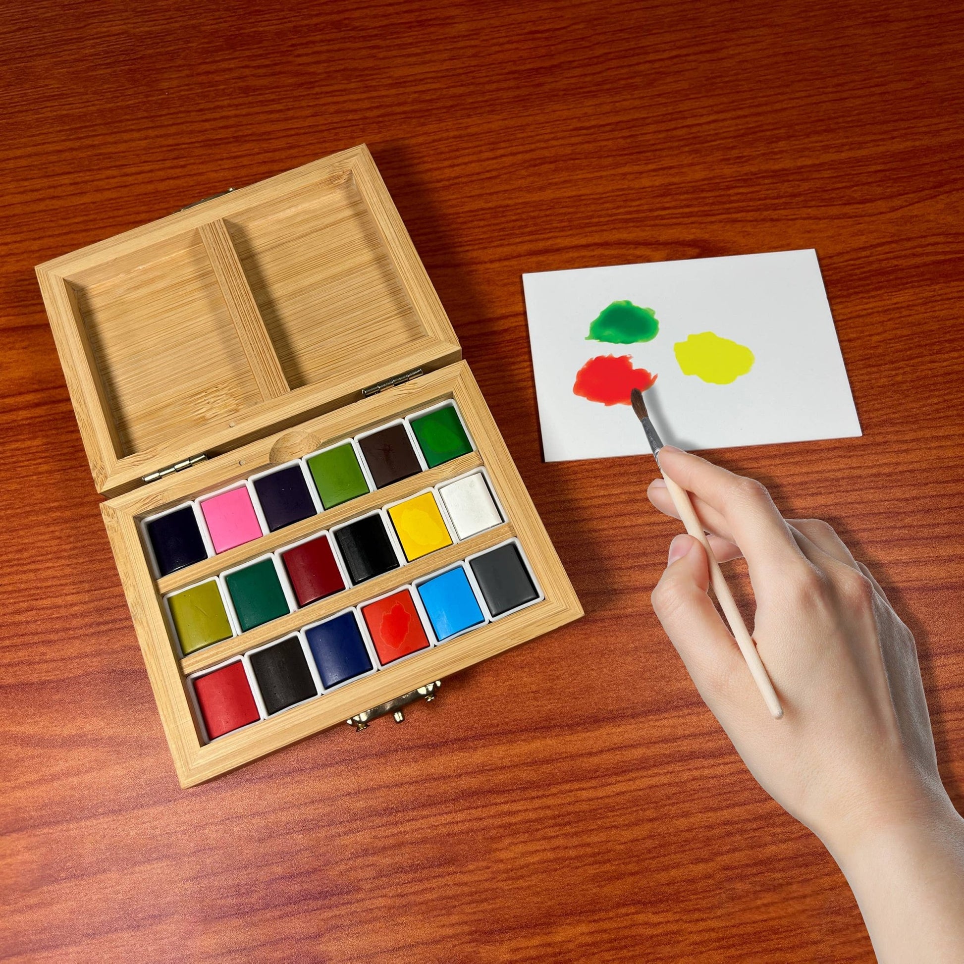 Watercolor Set - Eco - Friendly Bamboo Box - 18 Colors - La Vie Est Belle